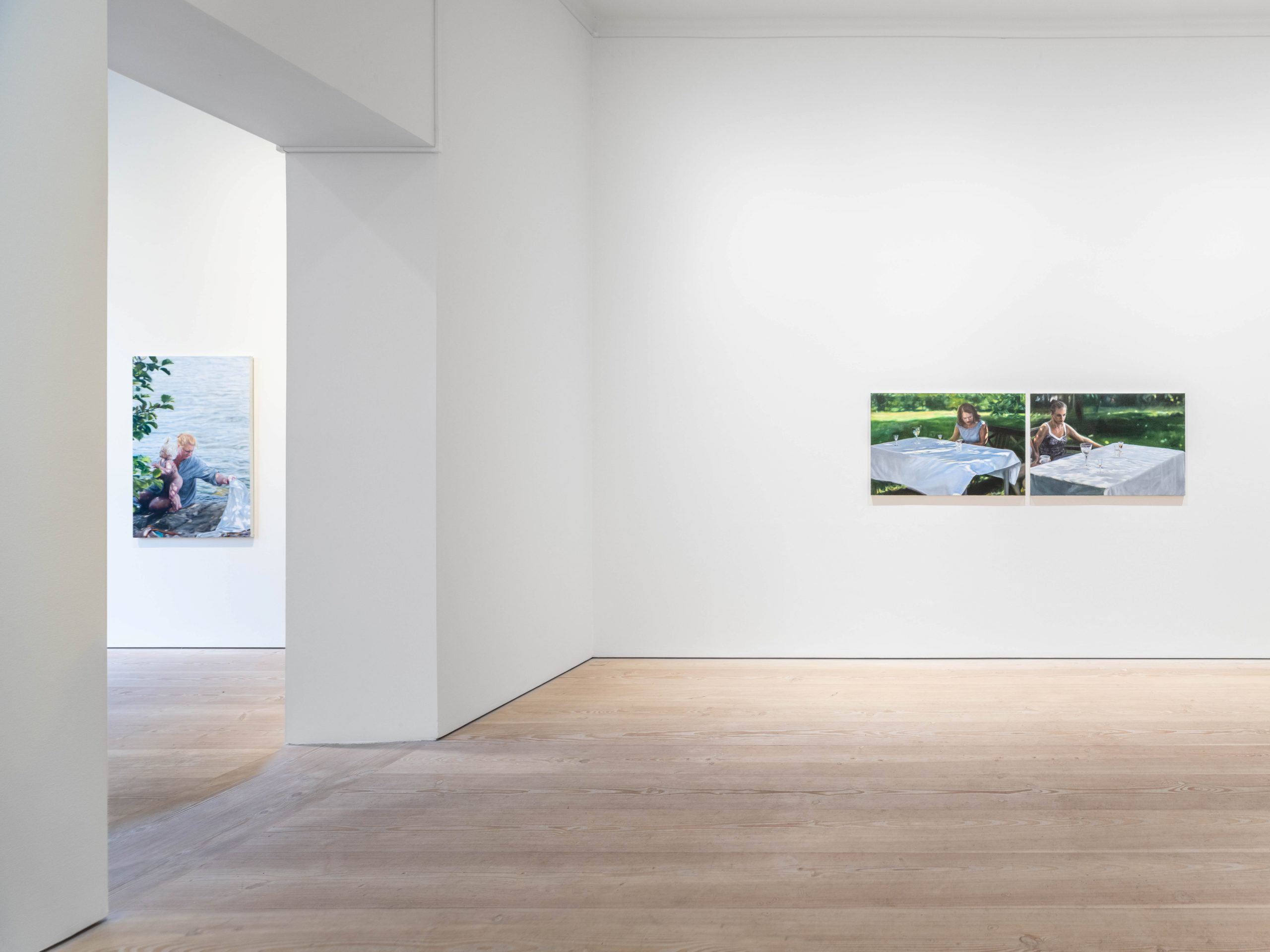 Installation view: "The M Painting", 2023. Oil on canvas, 125 x 81 cm. Au coin du jardin I & II, 2023. 66 x 100 cm x 2 (diptyche)
