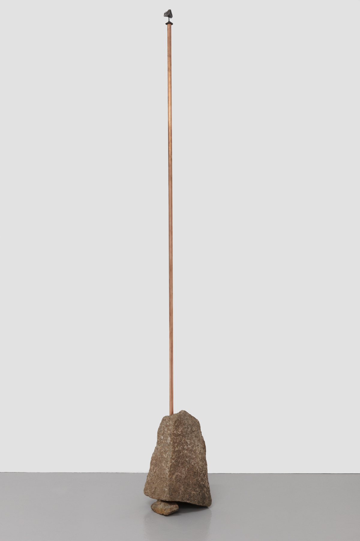 Berget /The Montain, 2020	
Copper, granite, sterling silver 925
183 cm, basen: ca 20 x 20 cm
